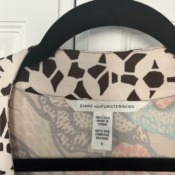 Diane von Furstenberg 100% Silk Brown and Orange Wrap Dress - Size 6 - Picture 4 of 5